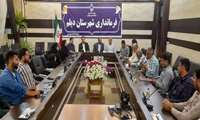 نشست هم اندیشی جامعه هنری با سرپرست فرمانداری دیلم برگزار شد